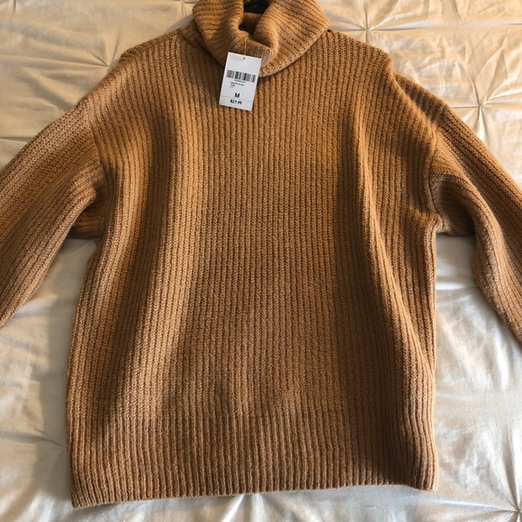 Forever 21 Sweaters - Selling this tunic sweater!
